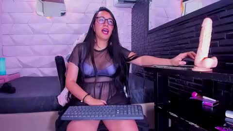 Queen online show from 02-26-25, 10:53