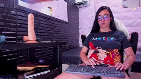 Queen online show from 03-08-25, 12:22