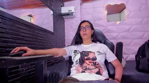 Queen online show from 03-09-25, 07:37