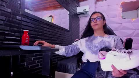 Queen online show from 03-12-25, 07:28