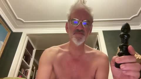 Snapshot of jewlronny chatting on 01-15-25, 06:19 jewlronny online show from 01-15-25, 06:19