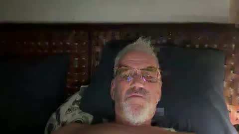 Snapshot of jewlronny chatting on 10-02-25, 09:00 jewlronny online show from 10-02-25, 09:00