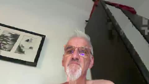 Snapshot of jewlronny chatting on 10-03-25, 02:36 jewlronny online show from 10-03-25, 02:36