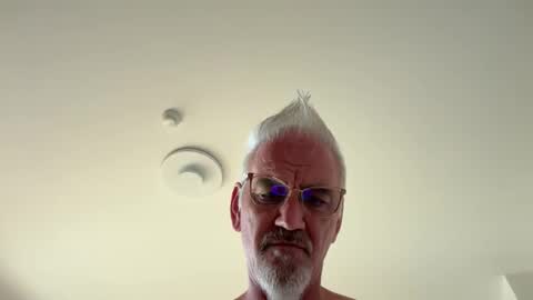 Snapshot of jewlronny chatting on 10-13-25, 01:11 jewlronny online show from 10-13-25, 01:11