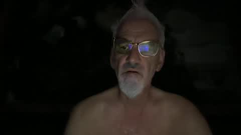 Snapshot of jewlronny chatting on 10-26-25, 04:07 jewlronny online show from 10-26-25, 04:07