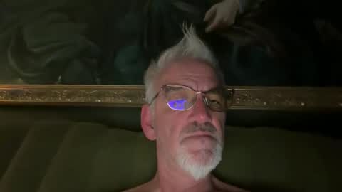 Snapshot of jewlronny chatting on 10-27-25, 08:57 jewlronny online show from 10-27-25, 08:57