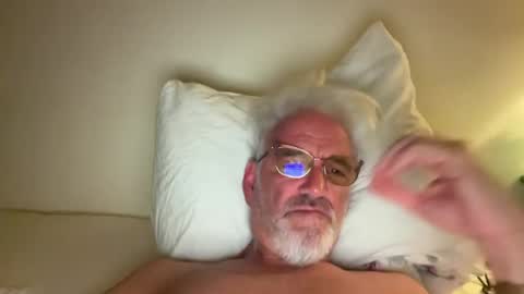 Snapshot of jewlronny chatting on 06-25-26, 07:51 jewlronny online show from 06-25-26, 07:51