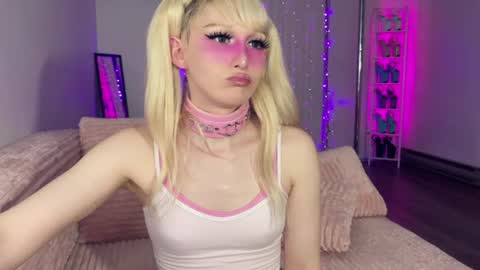 Snapshot of jeylababe chatting on 07-14-26, 02:05 online show from 07-14-26, 02:05