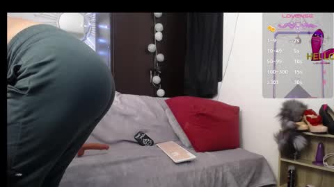 Snapshot of jezabel_purple chatting on 01-21-25, 10:41 Camila online show from 01-21-25, 10:41