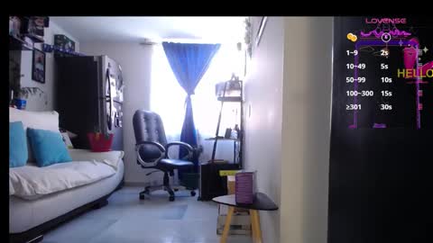 Snapshot of jezabel_purple chatting on 01-22-25, 06:52 Camila online show from 01-22-25, 06:52