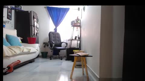 Snapshot of jezabel_purple chatting on 01-23-25, 06:56 Camila online show from 01-23-25, 06:56