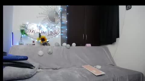 Snapshot of jezabel_purple chatting on 02-14-25, 06:29 Camila online show from 02-14-25, 06:29