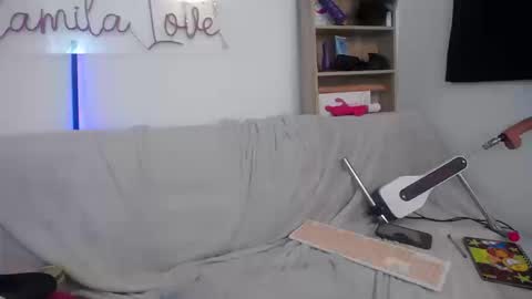 Snapshot of jezabel_purple chatting on 09-20-25, 04:08 Camila online show from 09-20-25, 04:08