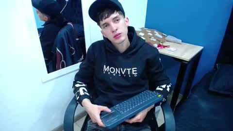 Jheampiero online show from 11-11-25, 01:55