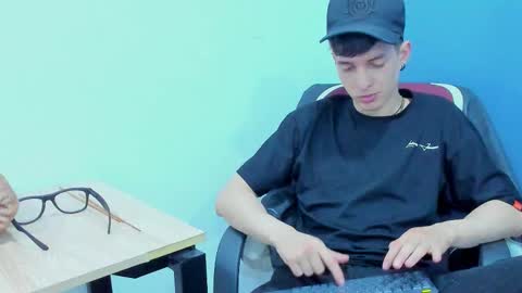 Jheampiero online show from 12-04-25, 01:09