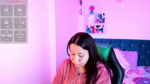 Snapshot of jhiinny_brownn chatting on 01-15-25, 03:33 Jhiinny online show from 01-15-25, 03:33