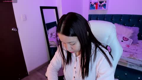Snapshot of jhiinny_brownn chatting on 01-25-25, 11:13 Jhiinny online show from 01-25-25, 11:13