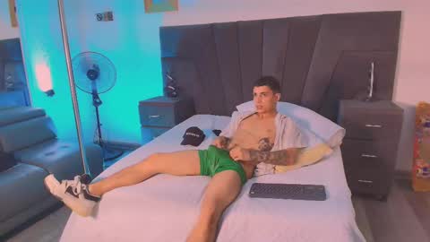 Snapshot of jhoanleandro chatting on 02-05-25, 09:57 jhoanleandro online show from 02-05-25, 09:57