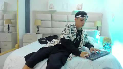 Snapshot of jhoanleandro chatting on 02-07-25, 04:16 jhoanleandro online show from 02-07-25, 04:16
