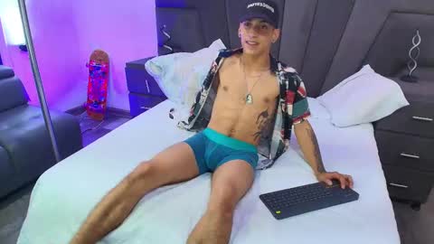Snapshot of jhoanleandro chatting on 02-08-25, 07:37 jhoanleandro online show from 02-08-25, 07:37