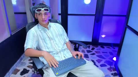 Snapshot of jhoanleandro chatting on 02-15-25, 04:47 jhoanleandro online show from 02-15-25, 04:47