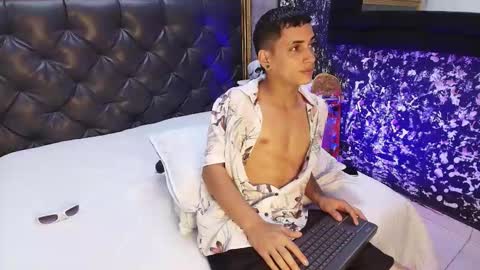 Snapshot of jhoanleandro chatting on 02-19-25, 04:34 jhoanleandro online show from 02-19-25, 04:34