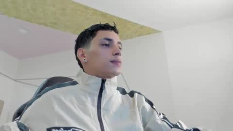 Snapshot of jhoanleandro chatting on 09-16-25, 05:41 jhoanleandro online show from 09-16-25, 05:41