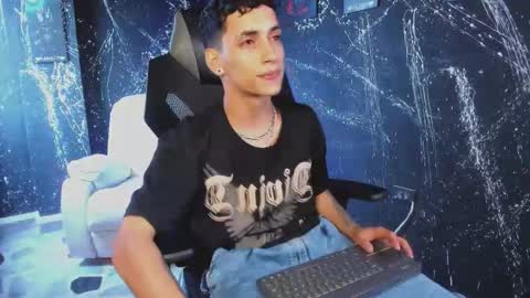 Snapshot of jhoanleandro chatting on 09-20-25, 04:19 jhoanleandro online show from 09-20-25, 04:19
