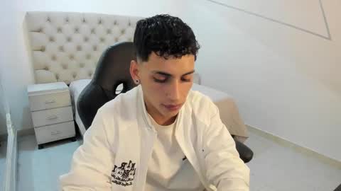 Snapshot of jhoanleandro chatting on 10-09-25, 05:49 jhoanleandro online show from 10-09-25, 05:49
