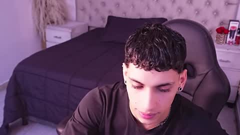 Snapshot of jhoanleandro chatting on 04-24-26, 06:38 jhoanleandro online show from 04-24-26, 06:38