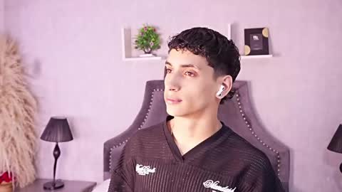 Snapshot of jhoanleandro chatting on 05-01-26, 10:03 jhoanleandro online show from 05-01-26, 10:03