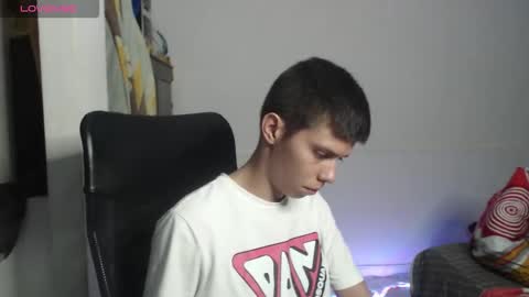 Snapshot of jhoanvelezmodel chatting on 10-13-25, 02:44 JhoanVelezModel online show from 10-13-25, 02:44