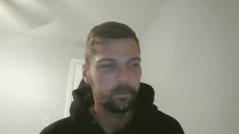 Snapshot of jholls chatting on 03-06-25, 01:48 jholls online show from 03-06-25, 01:48