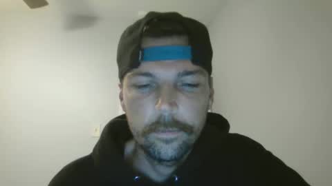 Snapshot of jholls chatting on 09-13-25, 07:13 jholls online show from 09-13-25, 07:13