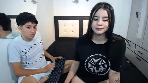 Snapshot of jhon_and_nicolle chatting on 11-18-25, 04:06 Jhon and nicolle online show from 11-18-25, 04:06