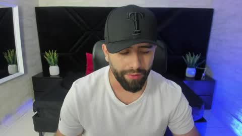 Snapshot of jhon_bear02 chatting on 06-04-26, 11:16 John Bear.... online show from 06-04-26, 11:16