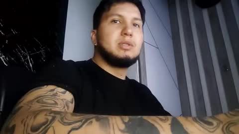 Snapshot of jhon_gottti chatting on 12-29-24, 12:52 jhon online show from 12-29-24, 12:52