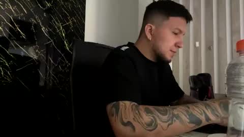 Snapshot of jhon_gottti chatting on 09-23-25, 03:04 jhon online show from 09-23-25, 03:04