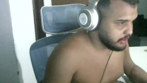 JhoniZi online show from 05-12-26, 02:30