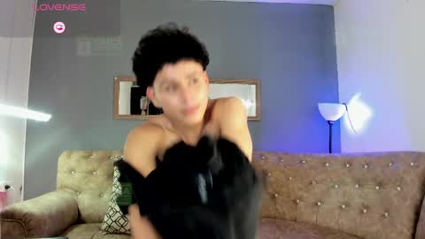 JHONNATHAN online show from 04-06-26, 07:48