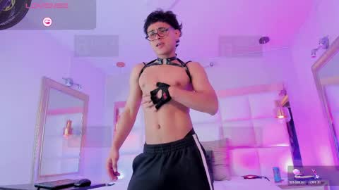 JHONNATHAN online show from 04-07-26, 07:58