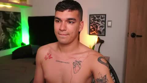 Snapshot of jhonnyx_ chatting on 06-18-26, 03:51 Jhonny online show from 06-18-26, 03:51