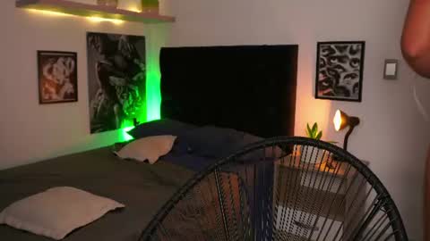 Snapshot of jhonnyx_ chatting on 06-24-26, 03:49 Jhonny online show from 06-24-26, 03:49