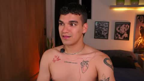 Snapshot of jhonnyx_ chatting on 06-28-26, 12:05 Jhonny online show from 06-28-26, 12:05