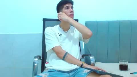 Snapshot of jhony_sex3 chatting on 02-18-26, 04:41 jhony_sex3 online show from 02-18-26, 04:41