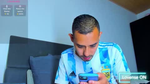 Jhony Alzate online show from 11-16-25, 12:16