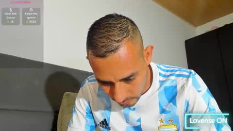 Jhony Alzate online show from 01-13-26, 04:07