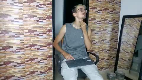 Jhosuamoore  online show from 11-06-25, 11:55