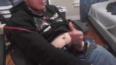 Snapshot of jhypelvx chatting on 12-06-24, 12:38 jay online show from 12-06-24, 12:38