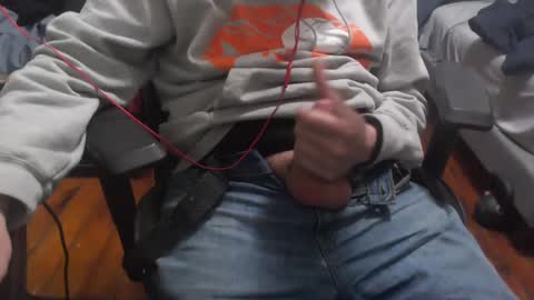 Snapshot of jhypelvx chatting on 12-08-24, 04:57 jay online show from 12-08-24, 04:57